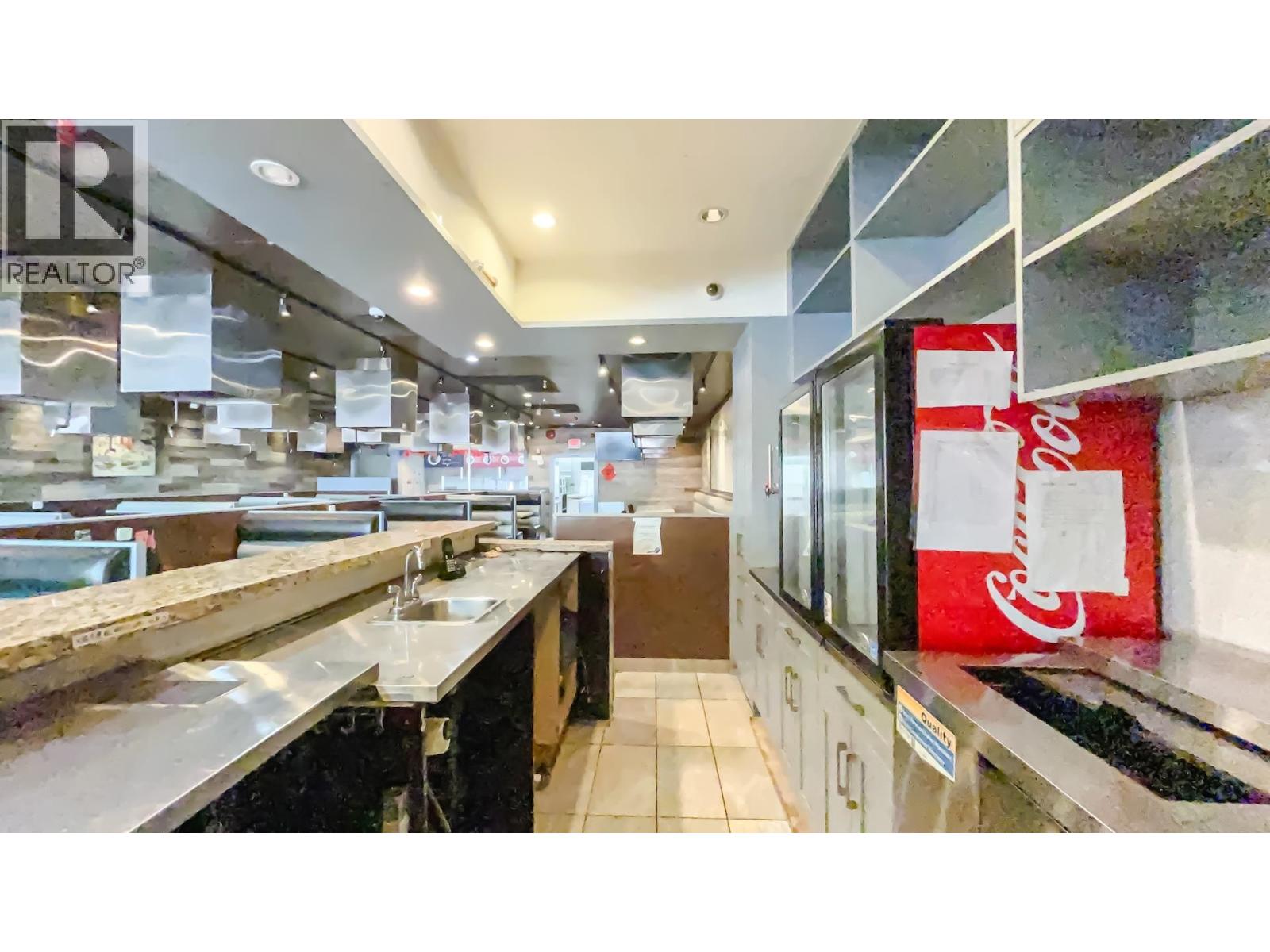 1542 Robson Street Property Photo 3