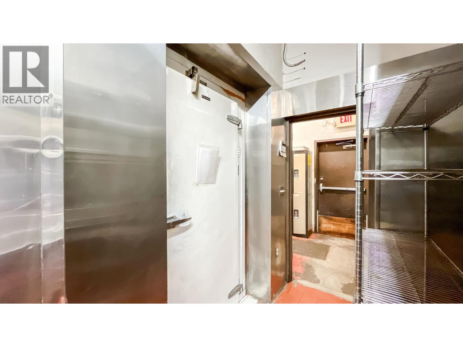 1542 Robson Street Property Photo 14