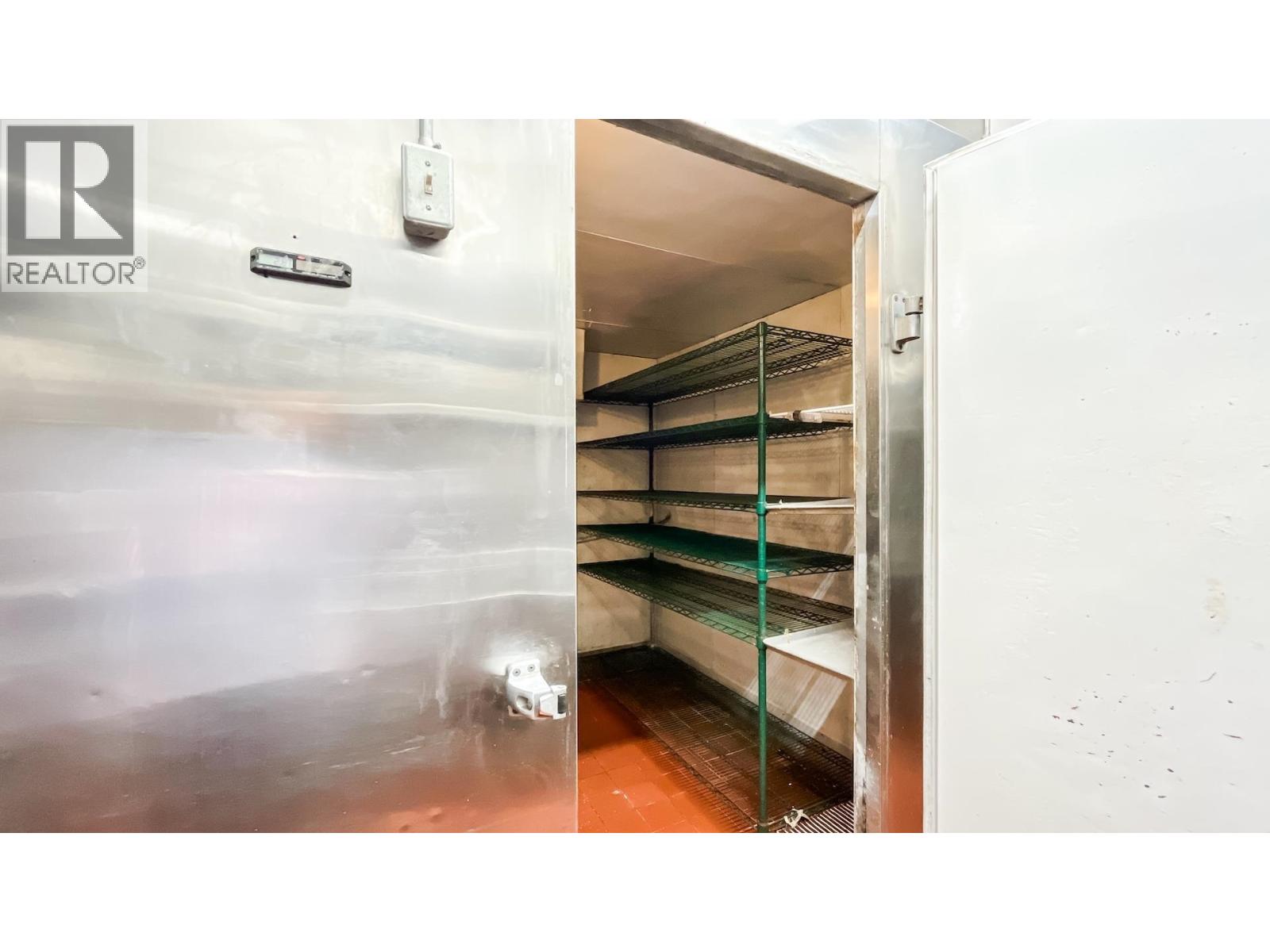 1542 Robson Street Property Photo 17