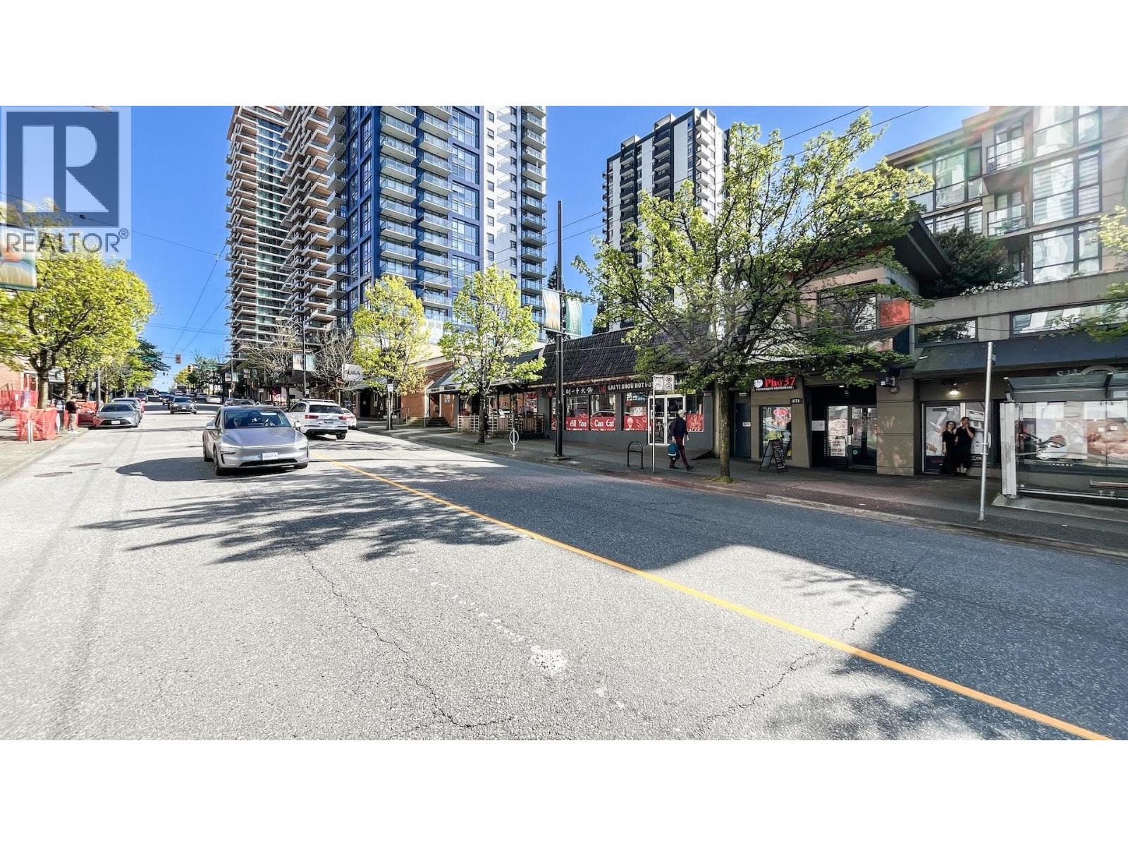 1542 Robson Street Property Photo 35
