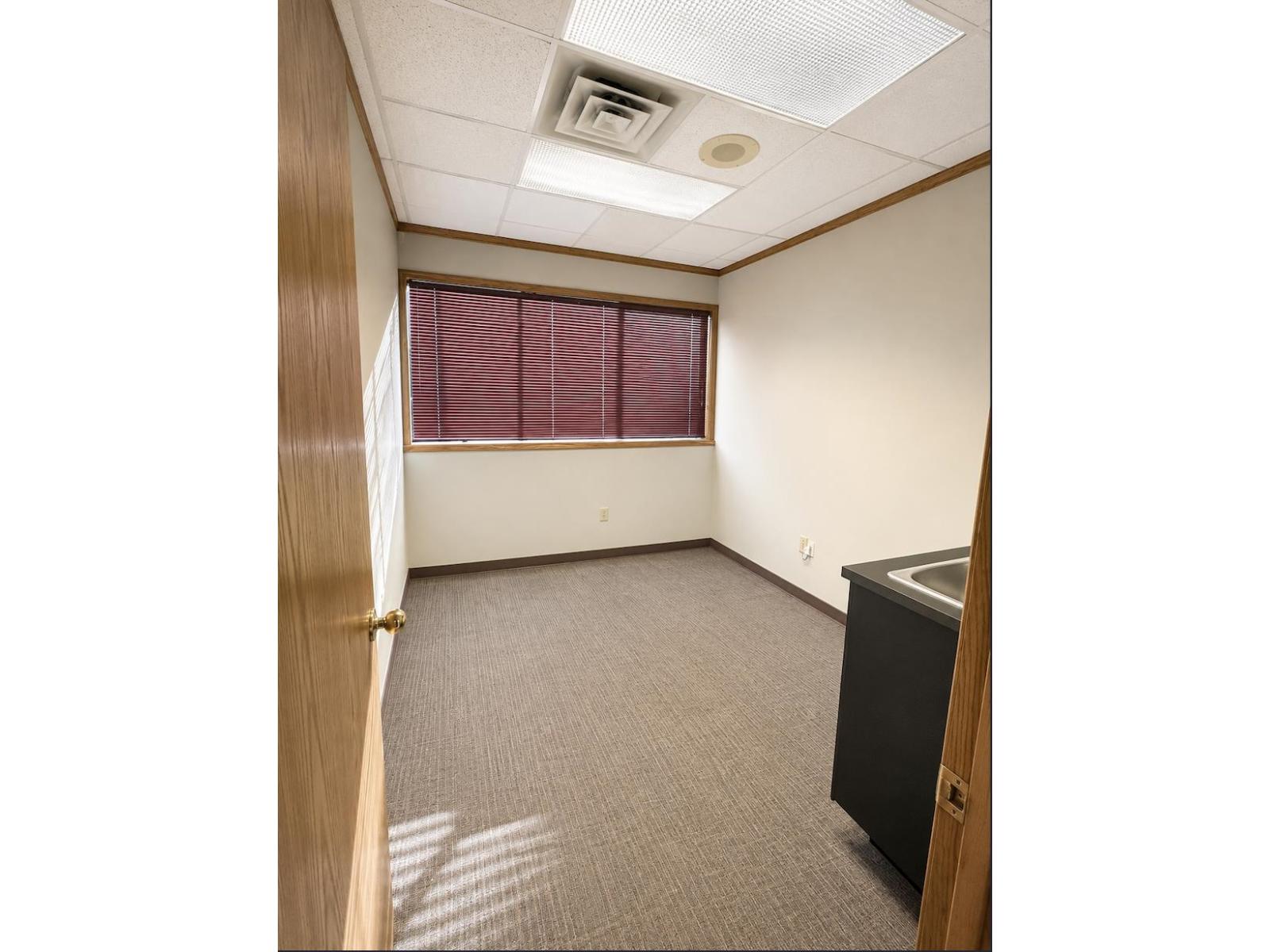 211 Park Street Property Photo 6
