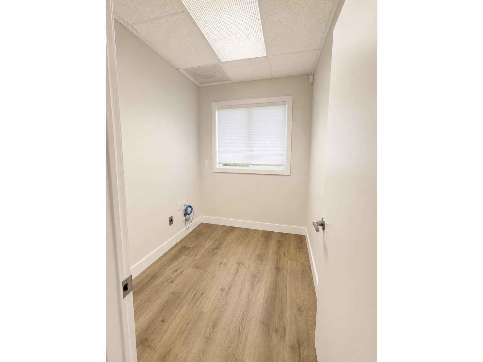 211 Park Street Property Photo 9