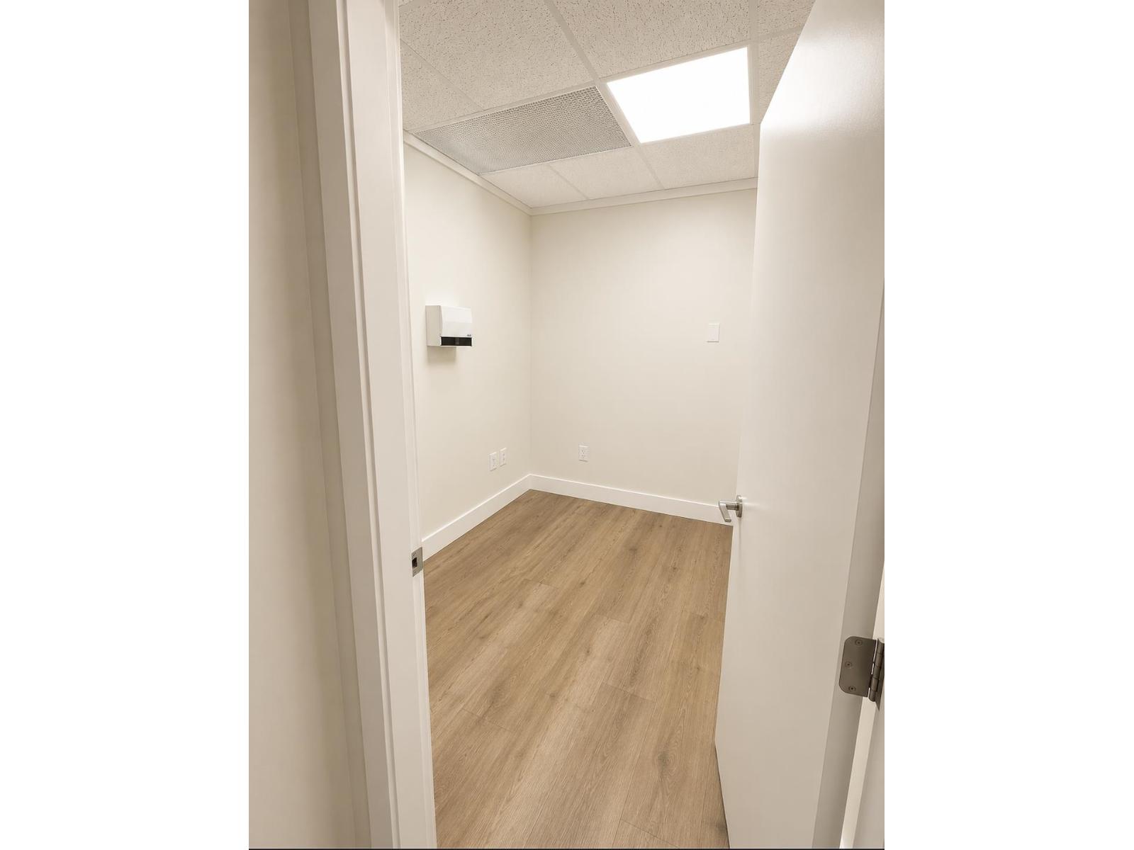 211 Park Street Property Photo 11
