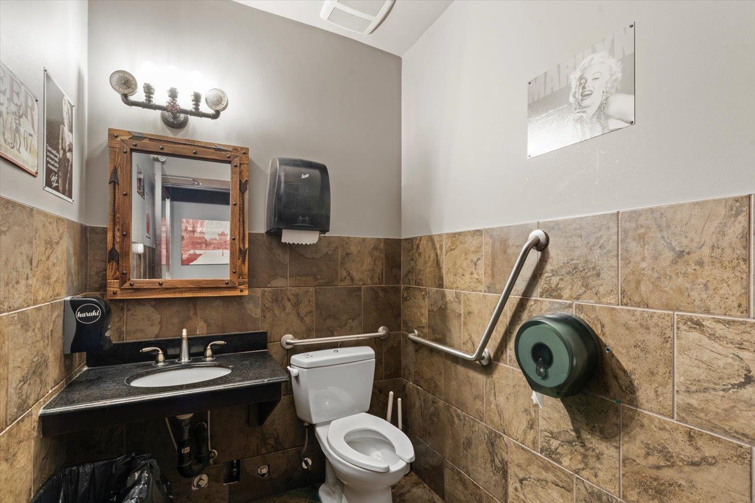 7205 Pioneer Avenue Property Photo 13