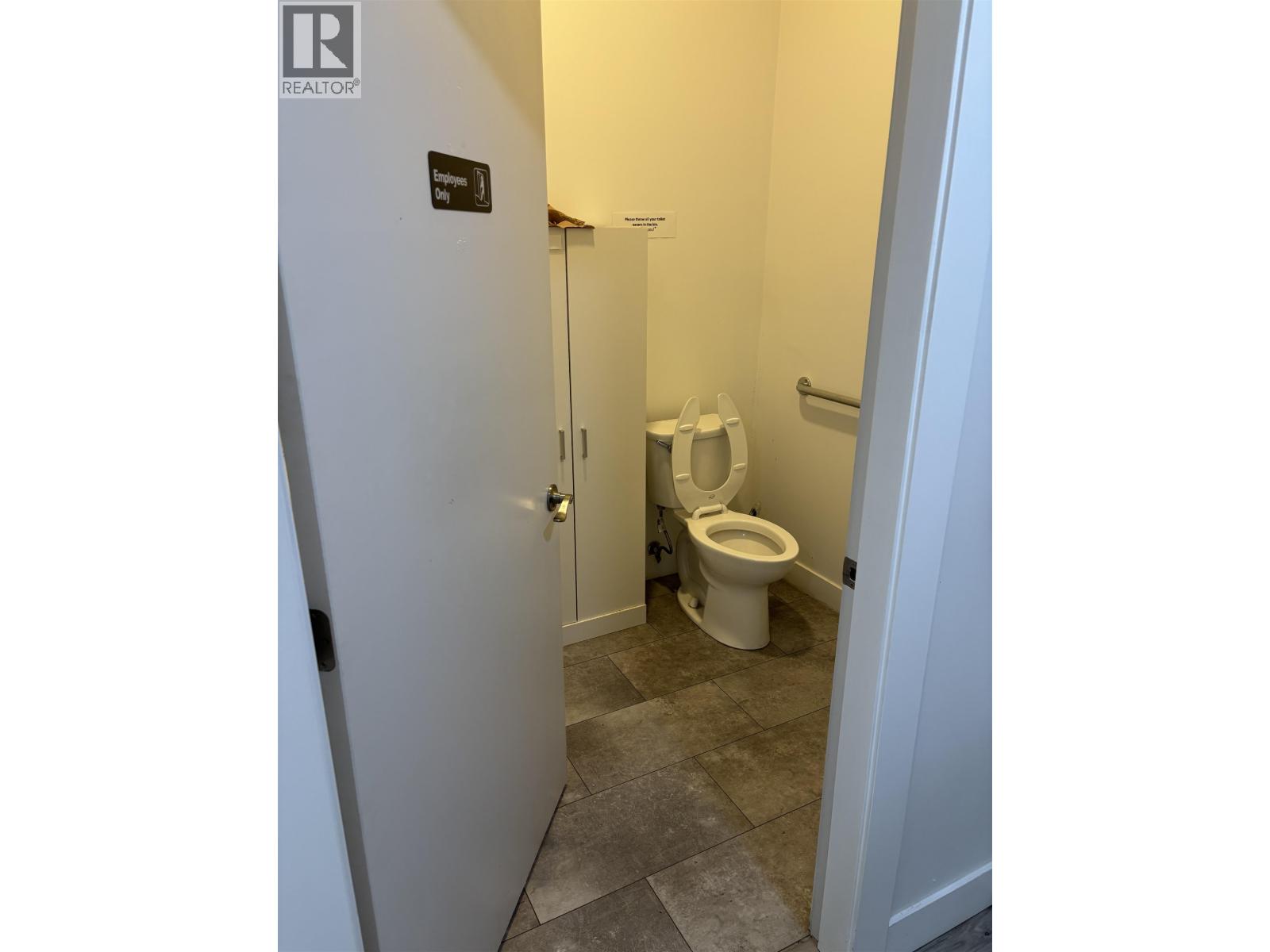 2065 W 41st Avenue Property Photo 5