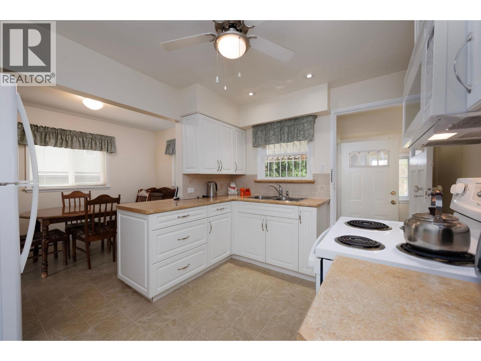 7289 Dow Avenue Property Photo 17