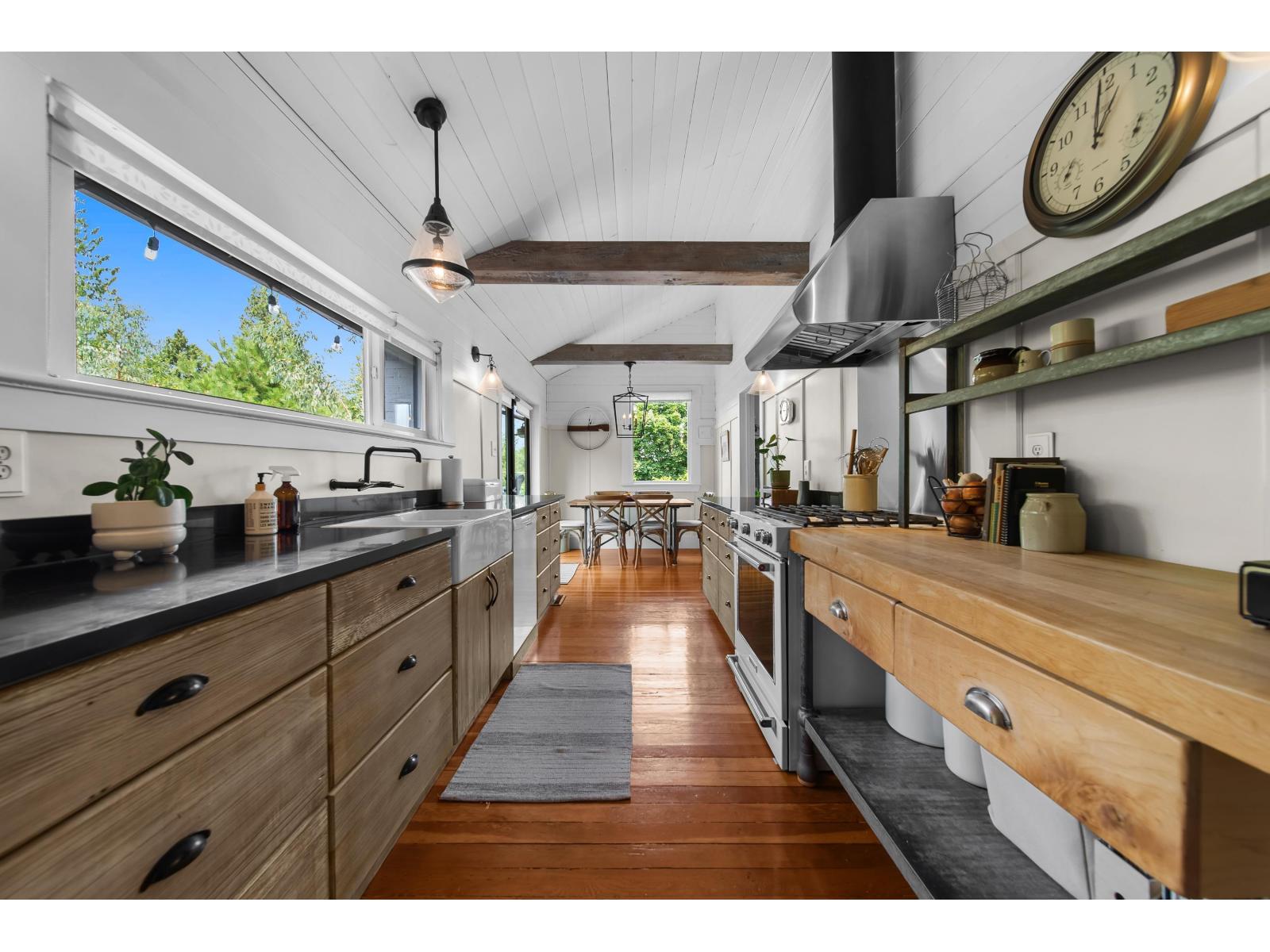 511 176 Street Property Photo 17