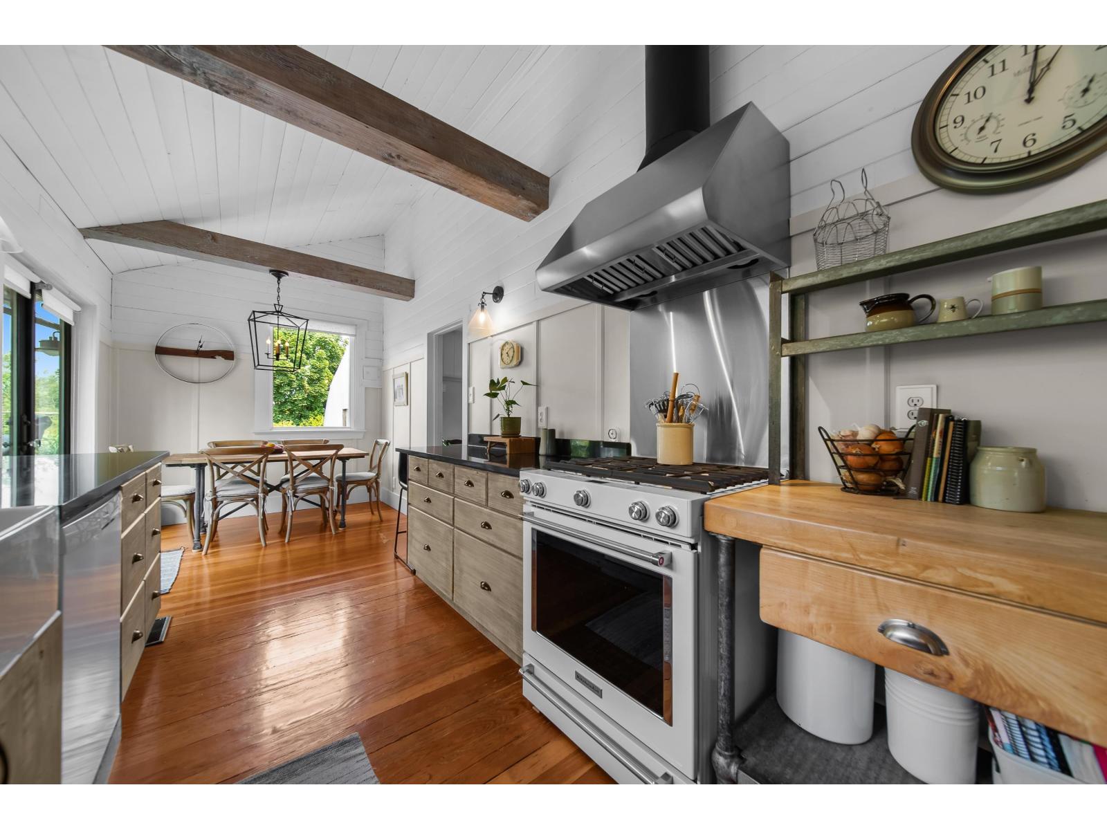 511 176 Street Property Photo 18