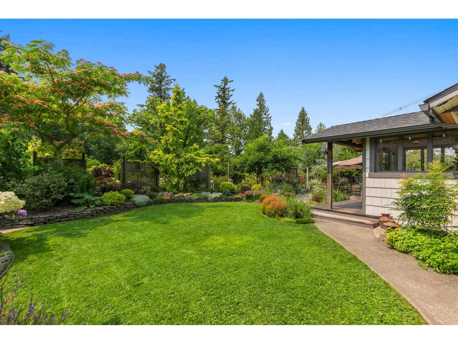511 176 Street Property Photo 28