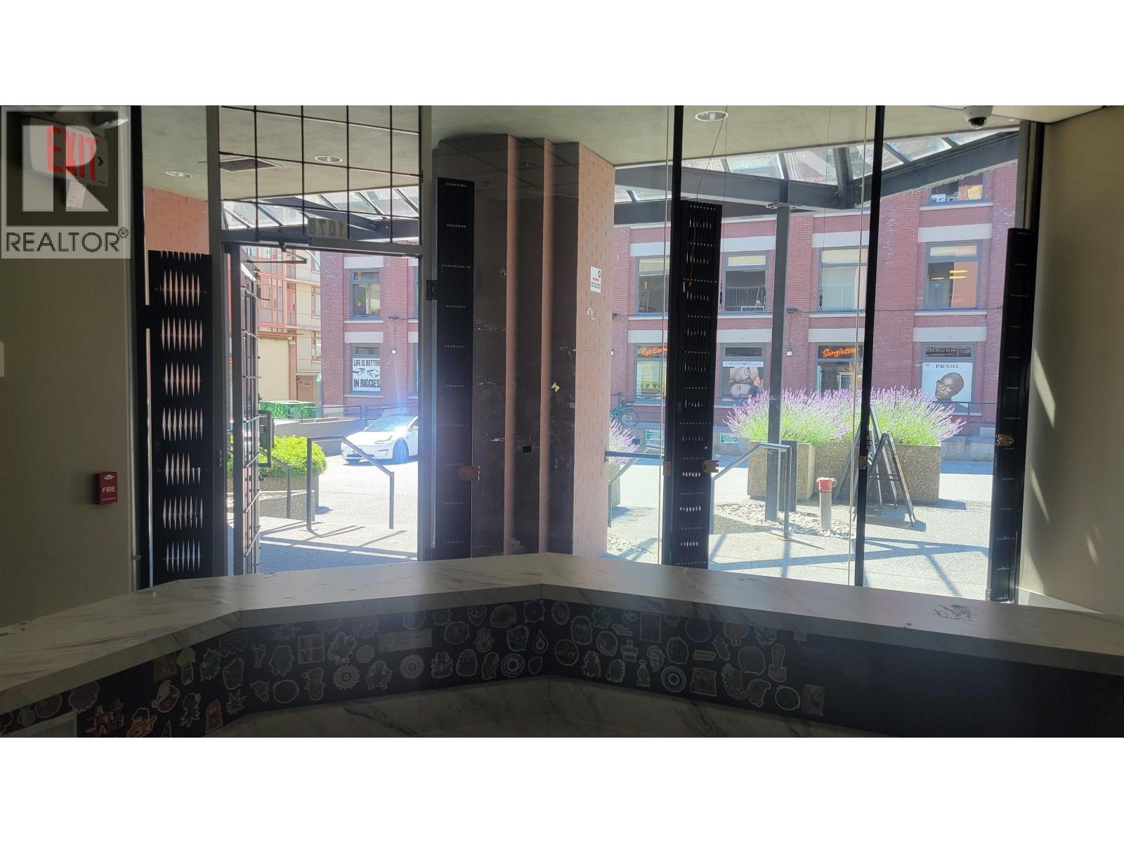 1078 Mainland Street Property Photo 1
