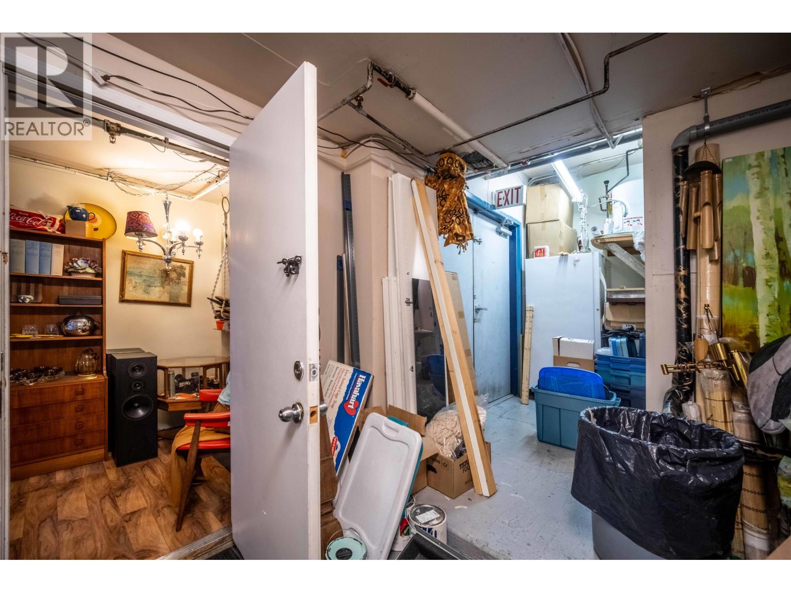 2522 E Hastings Street Property Photo 6