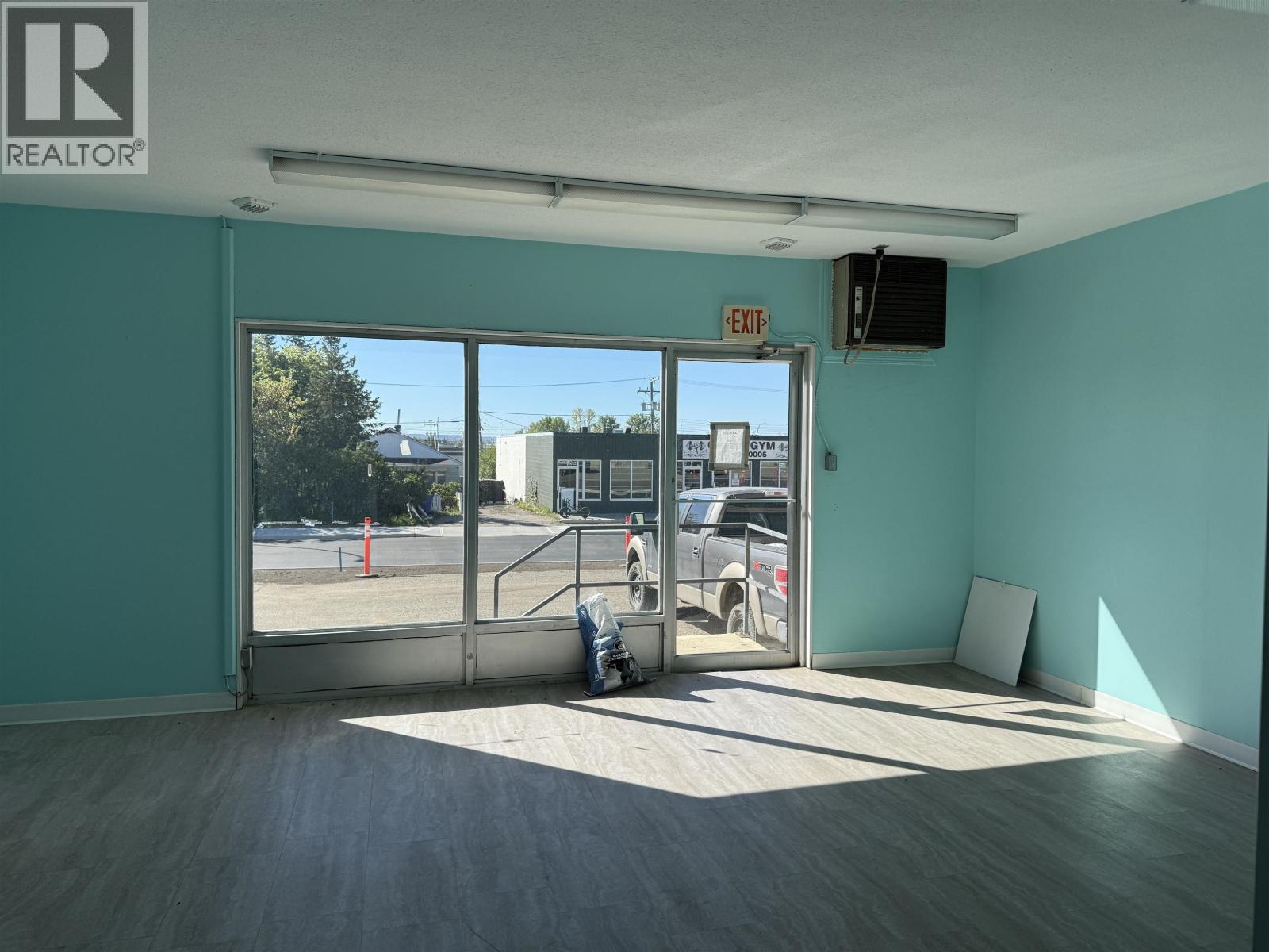 10508 101 Avenue Property Photo 4