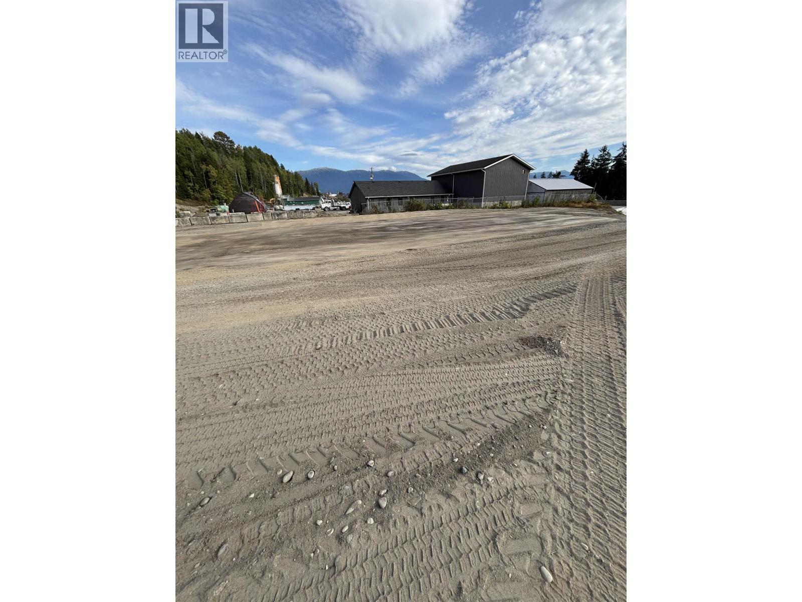 5506 Lloyde Avenue Property Photo 10