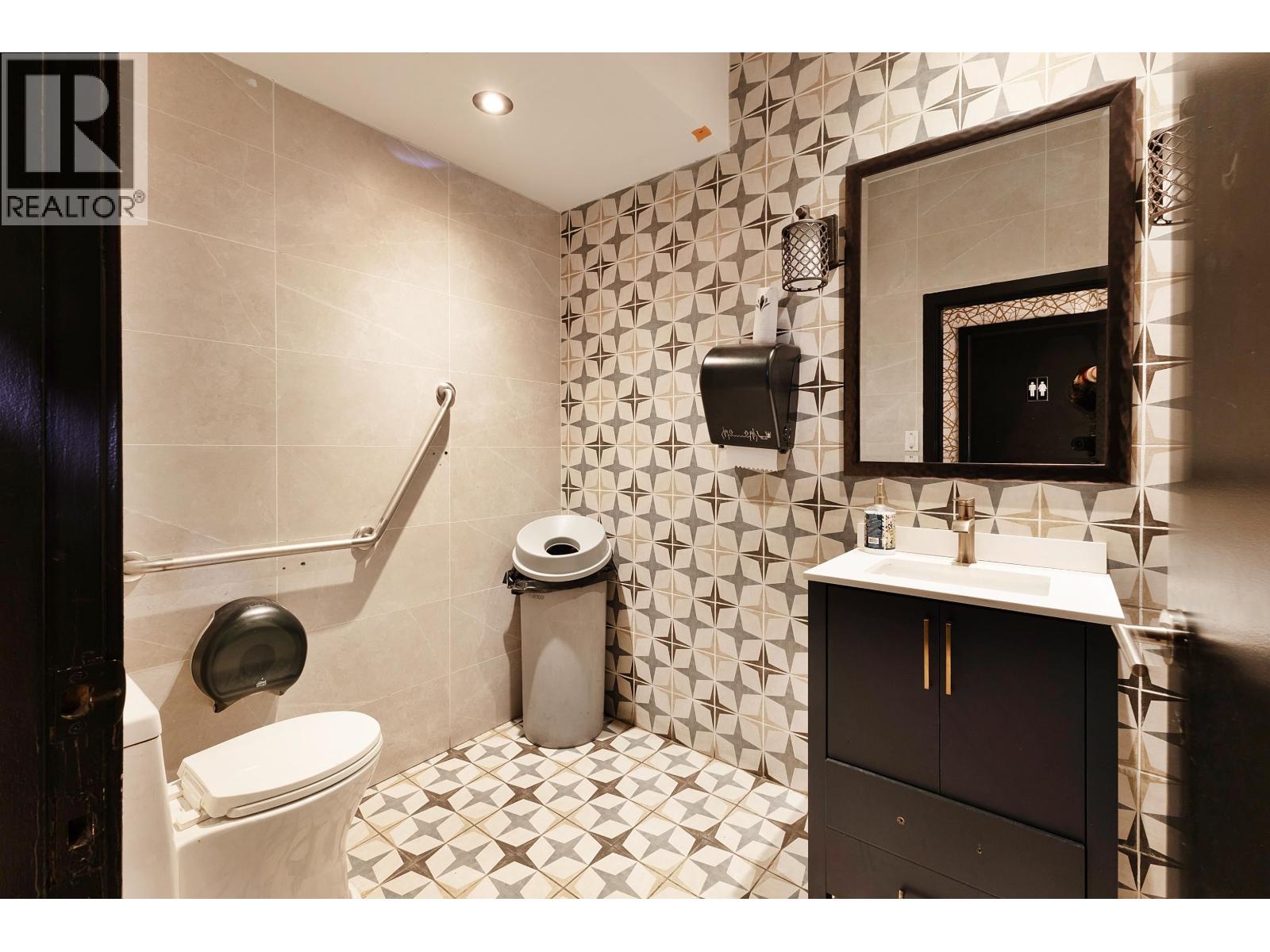 C8081261 Property Photo 3