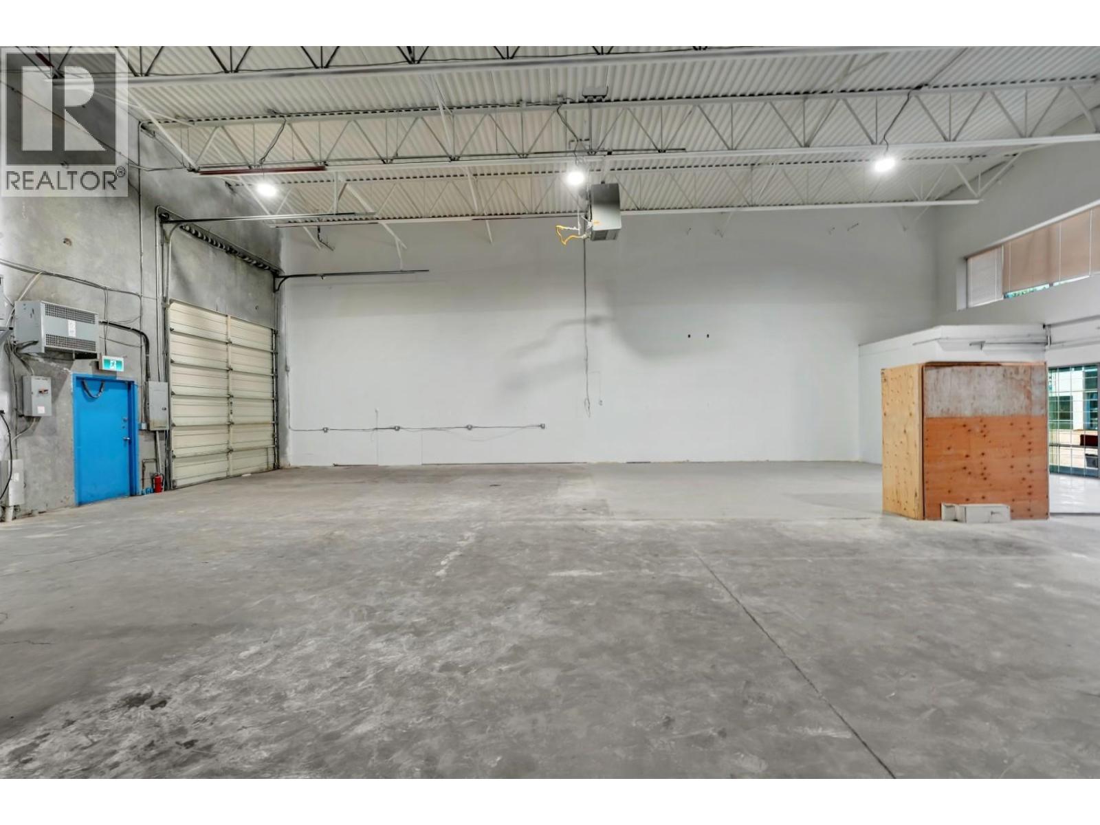 138&140 11786 River Road Property Photo 5