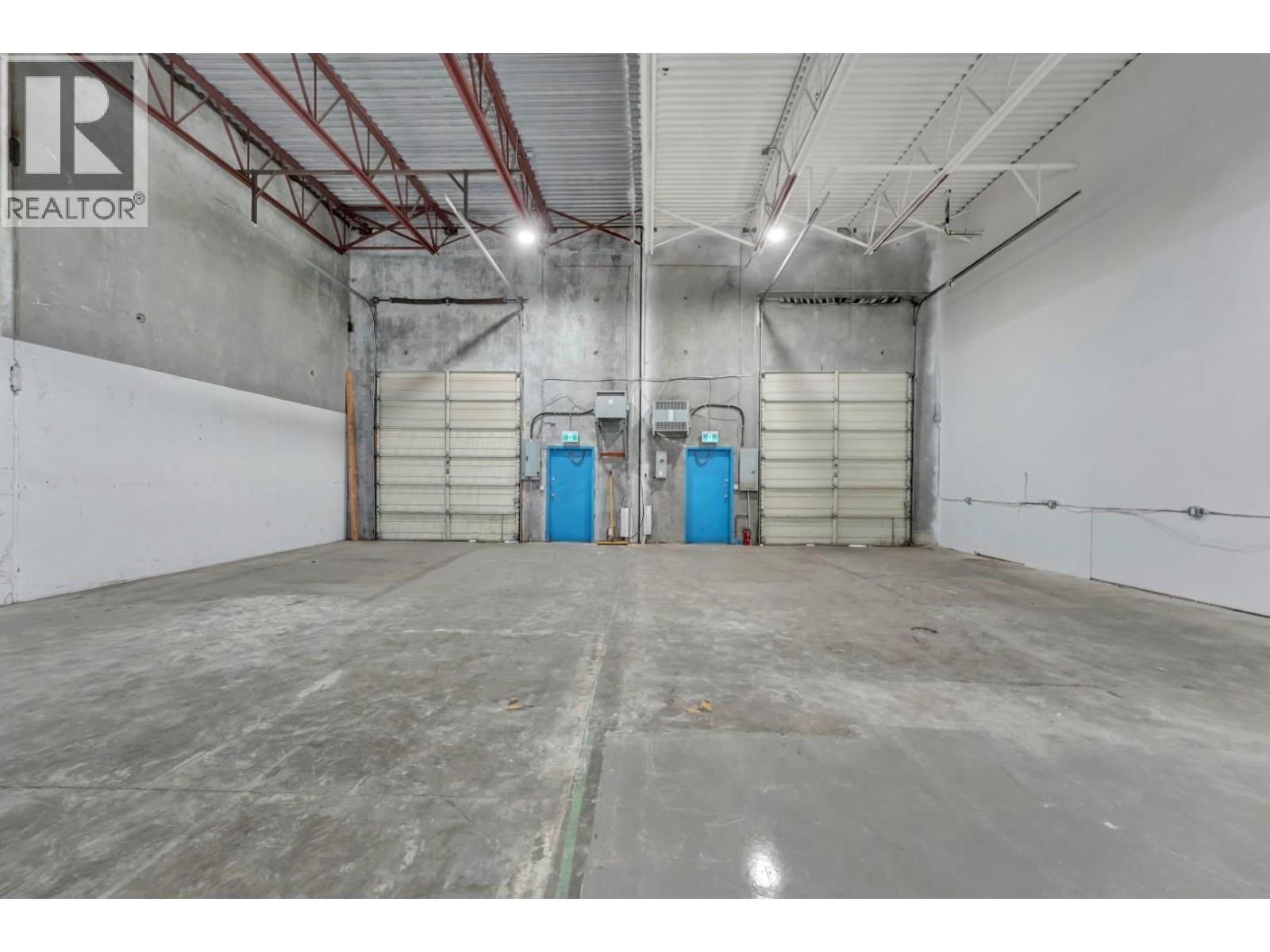 138&140 11786 River Road Property Photo 12