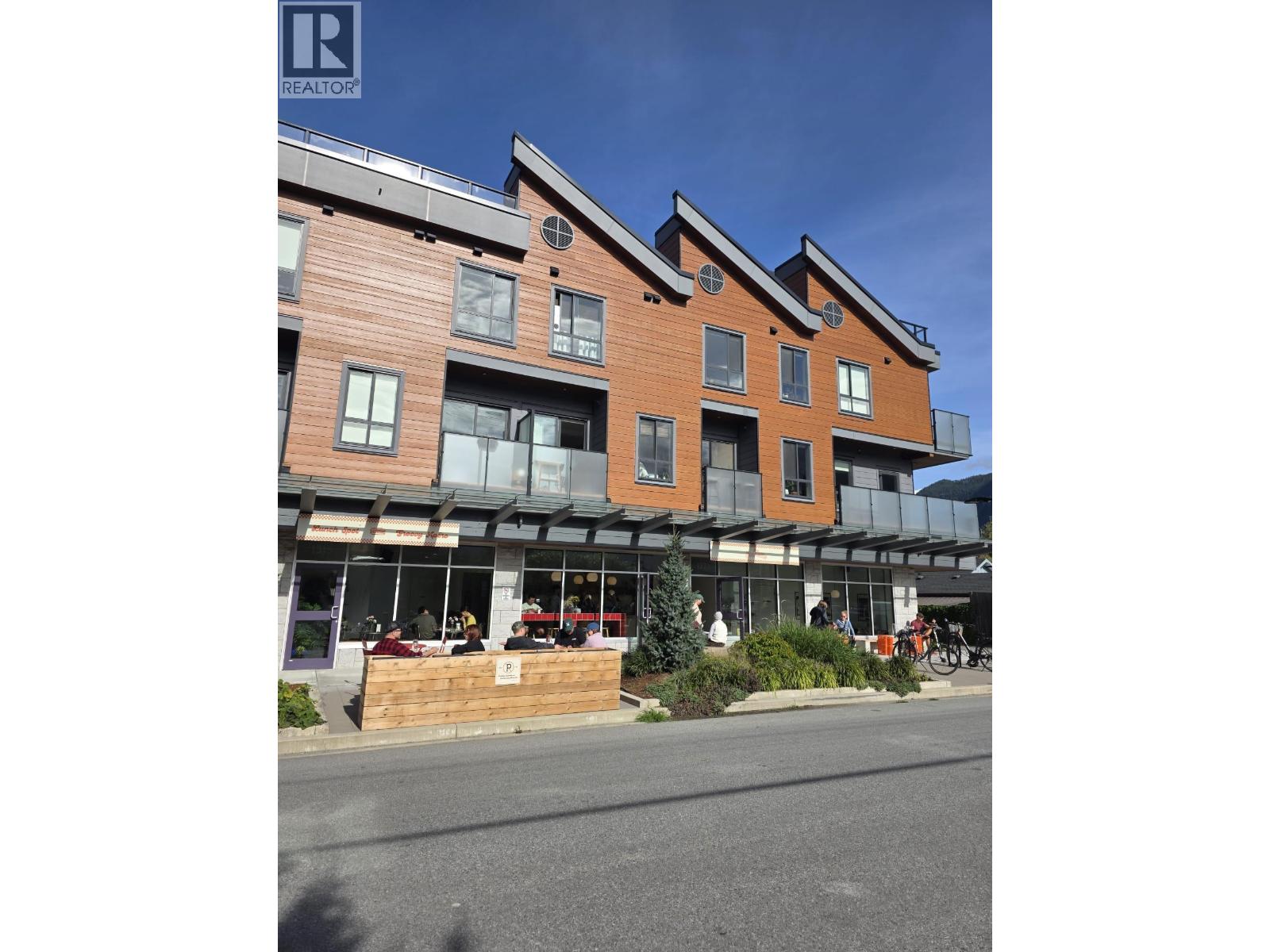 37834-37838 Third Avenue Property Photo 3