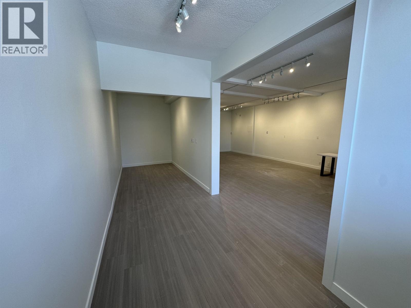 2284 Elgin Avenue Property Photo 5