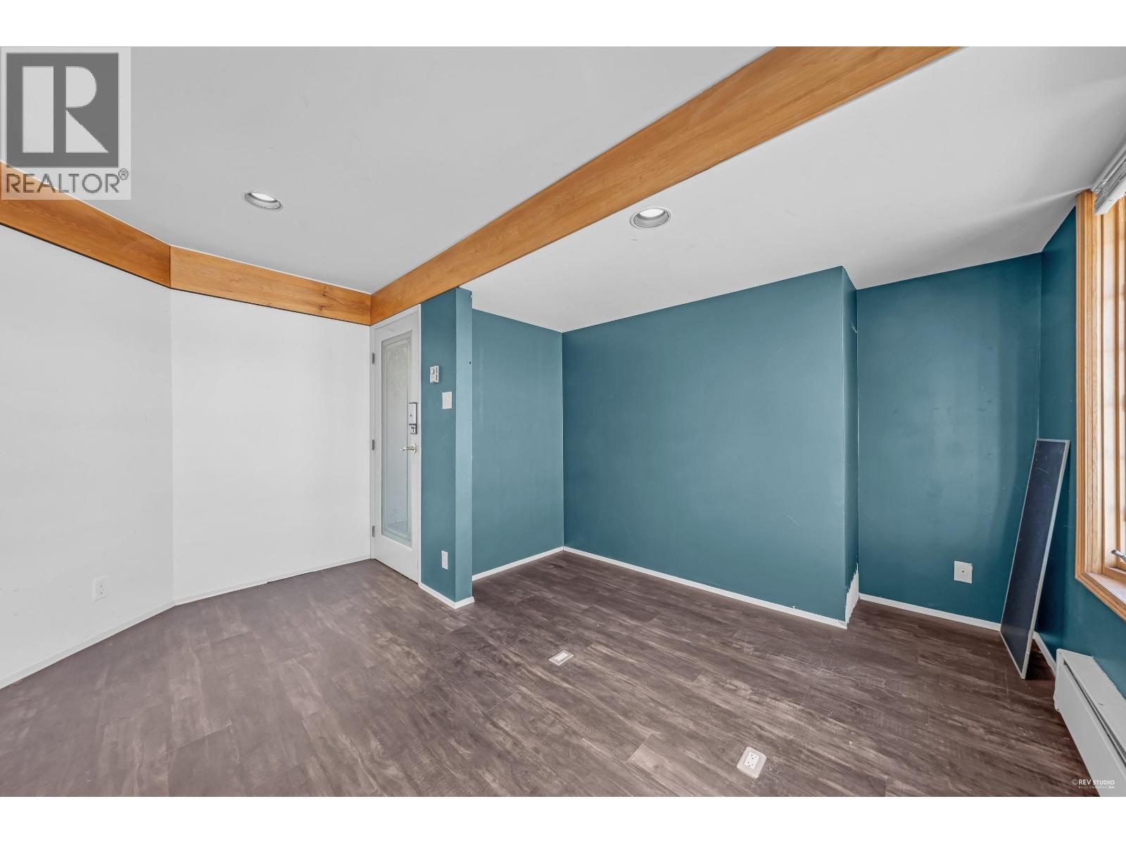 1366 Sw Marine Drive Property Photo 8