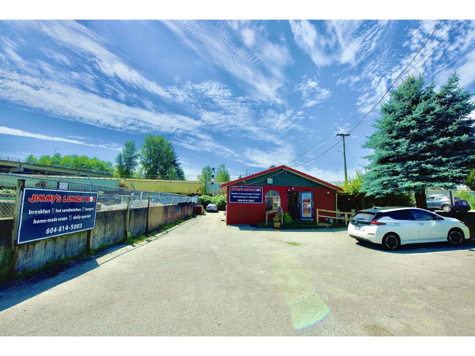 7117 Bridge Street Property Photo 2