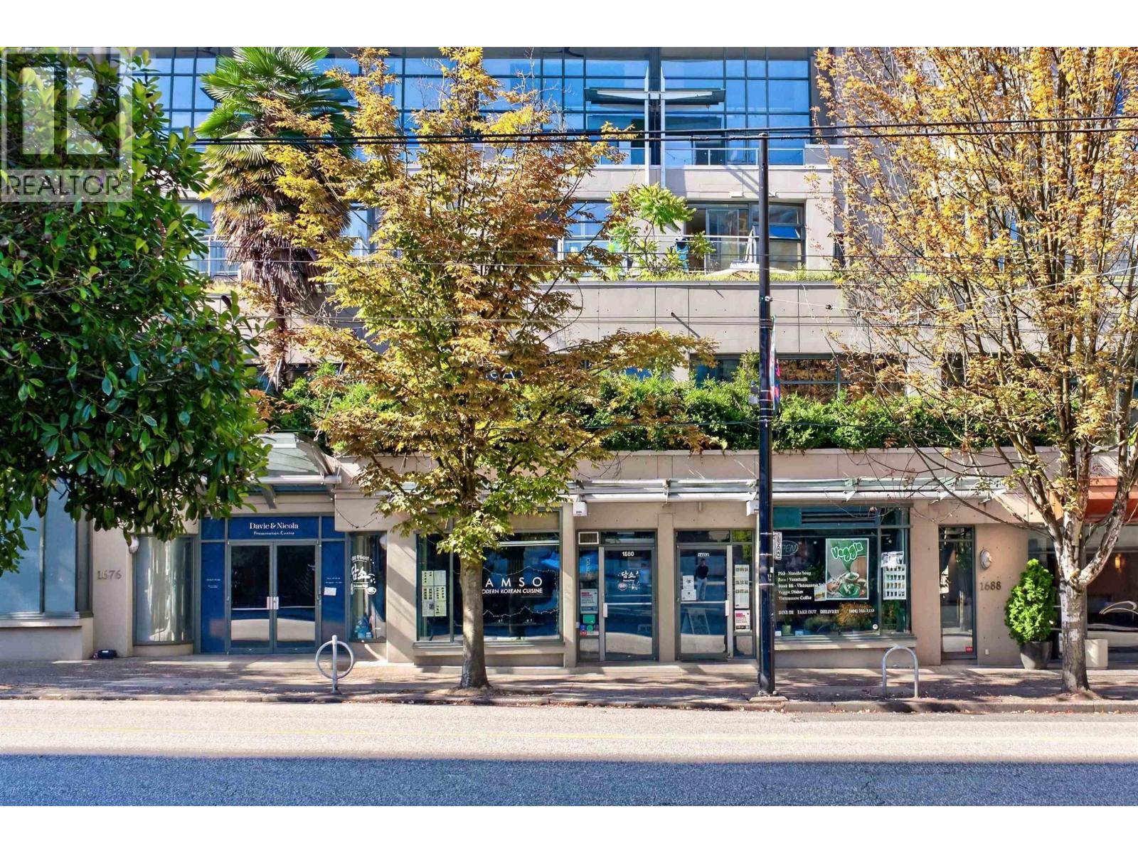 1680 Robson Street Property Photo 3