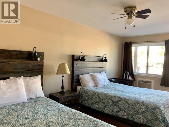 4807 S 50 Avenue Property Photo 16
