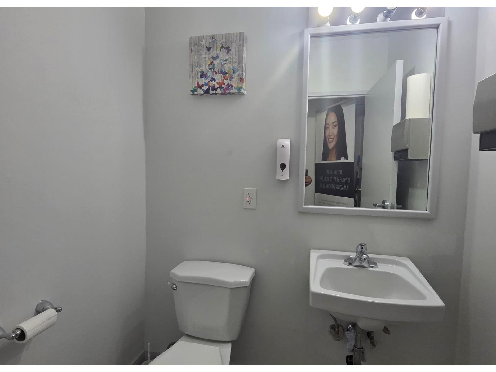 301a 6935 120 Street Property Photo 12