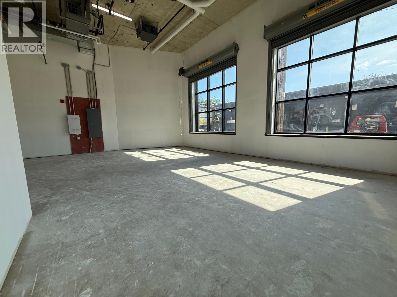 2351 E Broadway Street Property Photo 2
