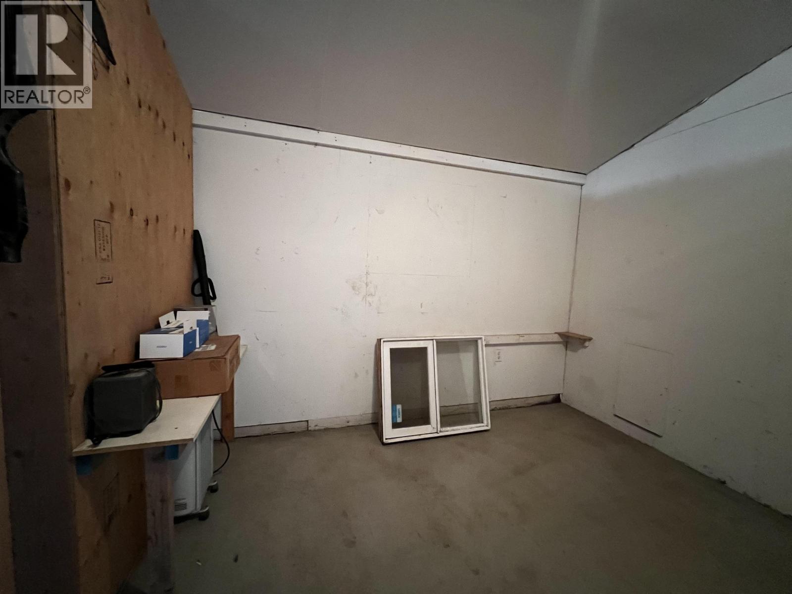 13936 W 16 Highway Property Photo 8