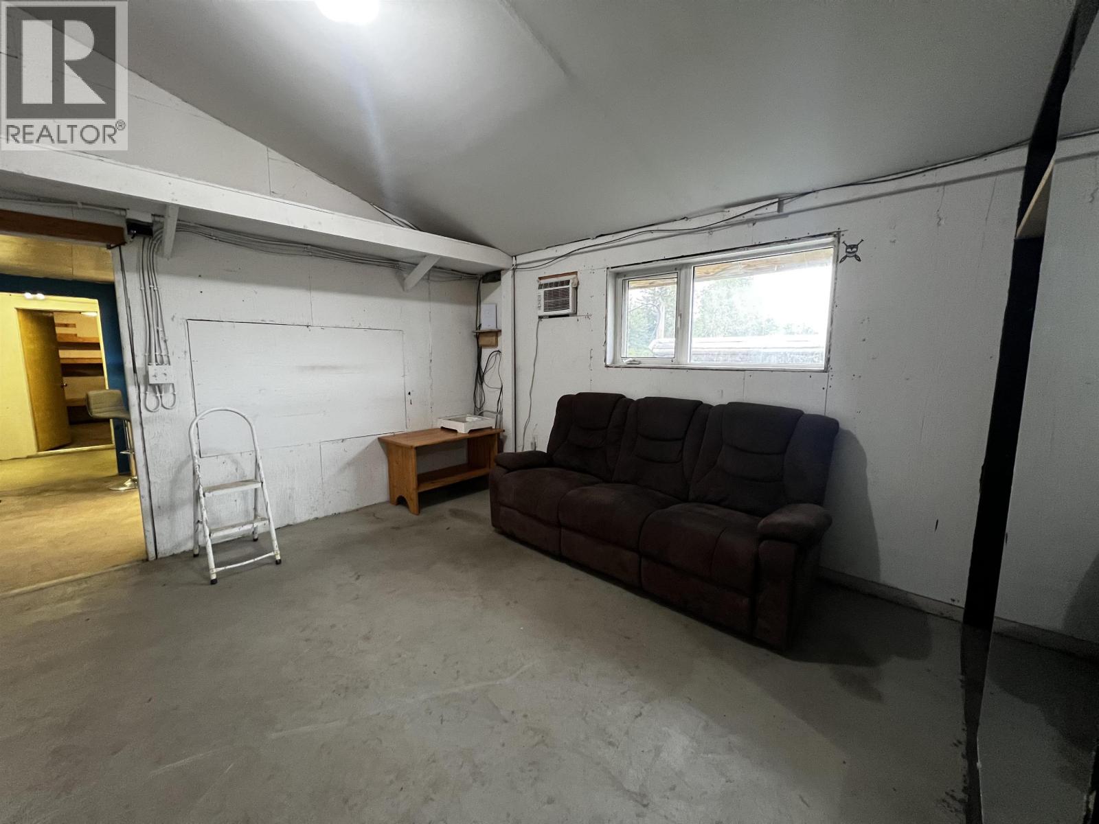 13936 W 16 Highway Property Photo 9