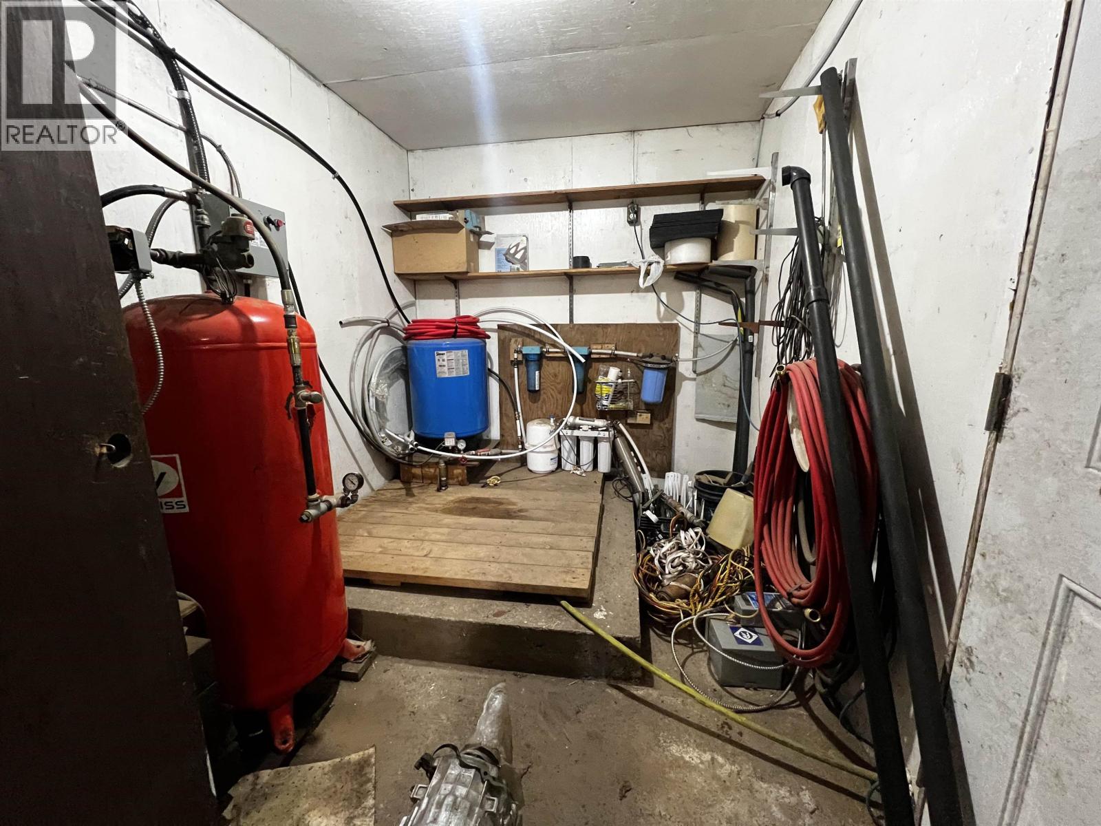 13936 W 16 Highway Property Photo 15