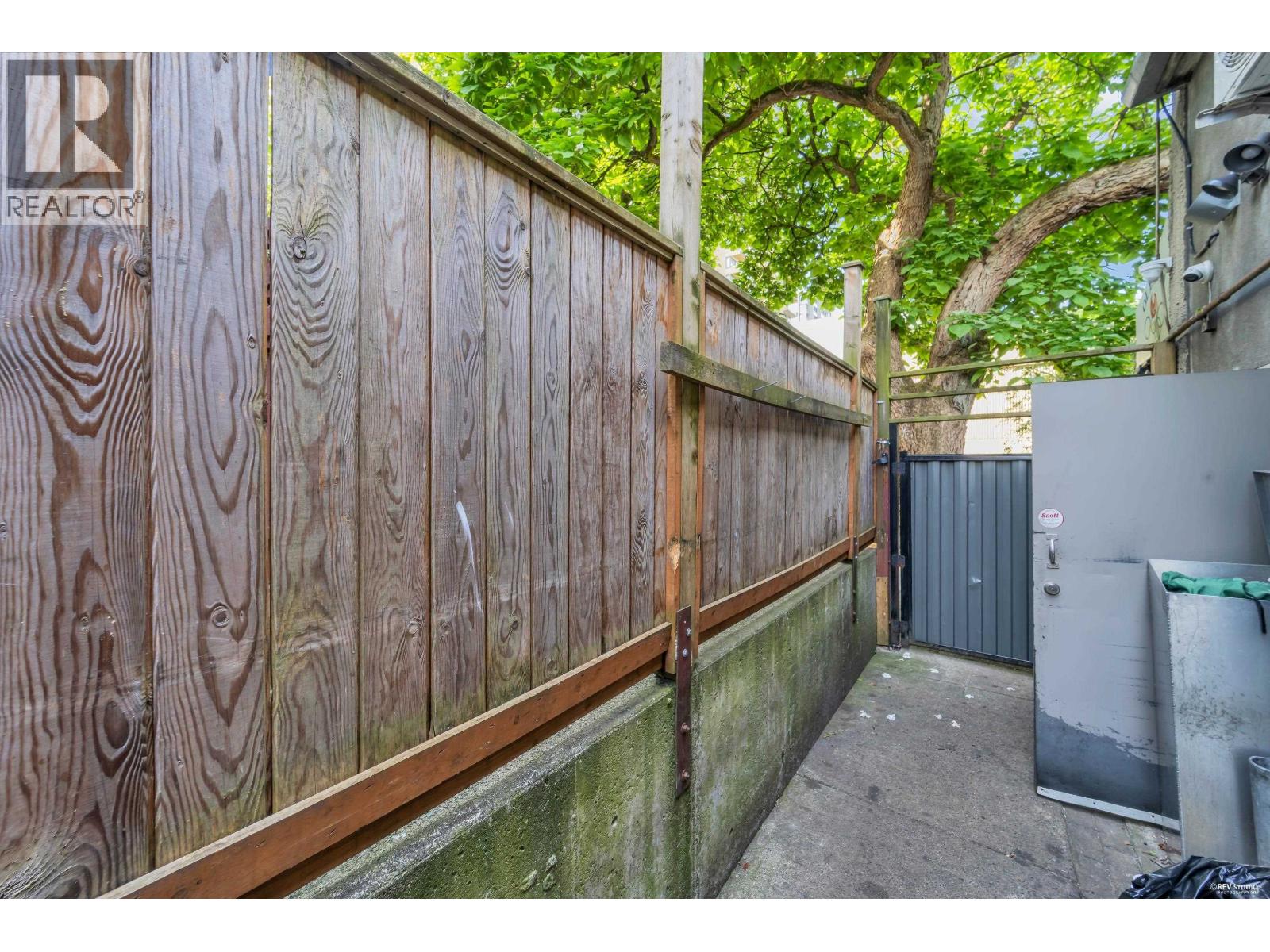 11555 Confidential Property Photo 25