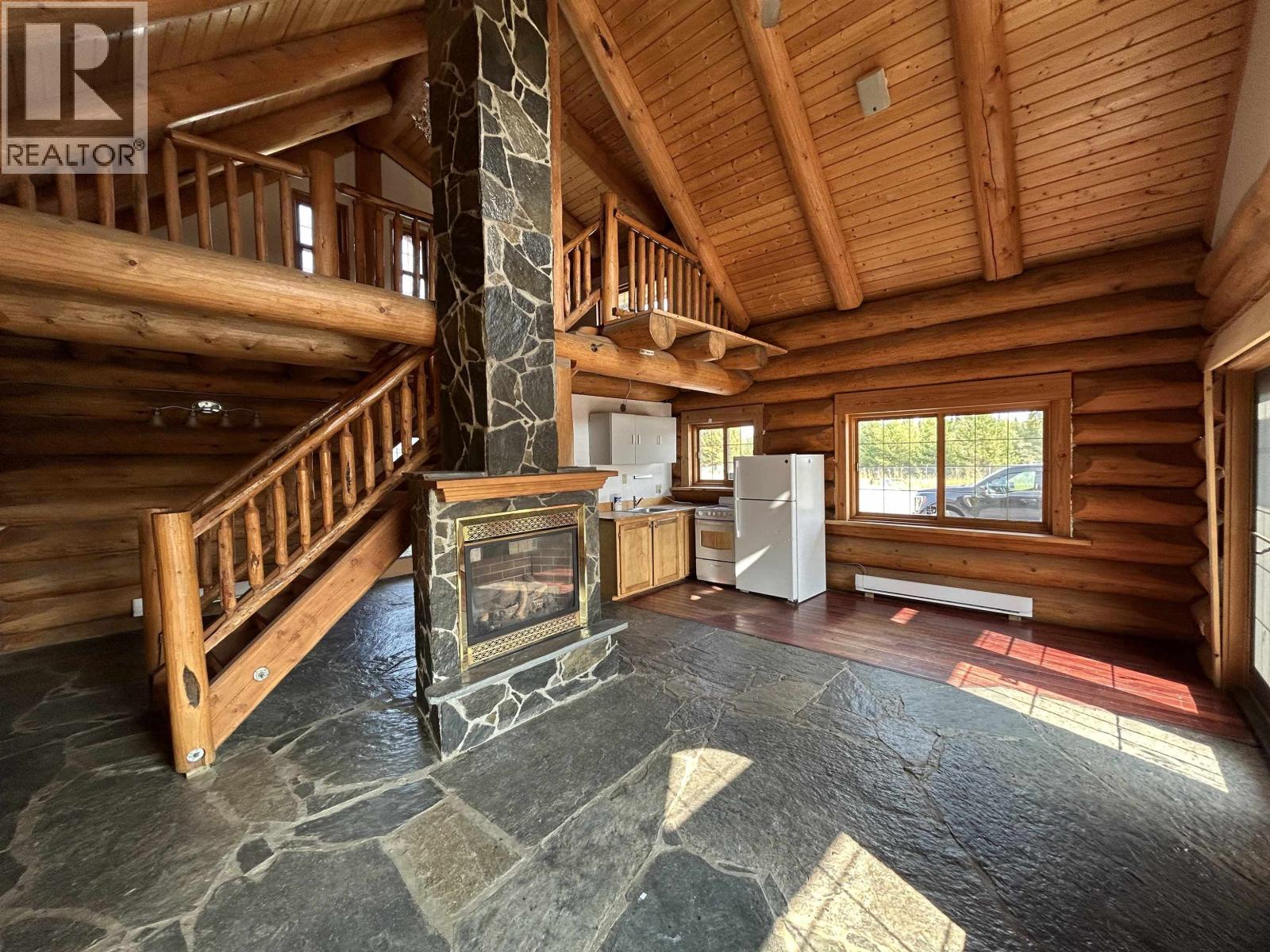 8828 N Kelly Road Property Photo 10