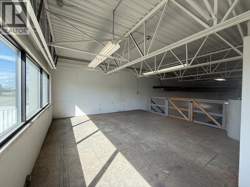 9622-9624 Sikanni Road Property Photo 17
