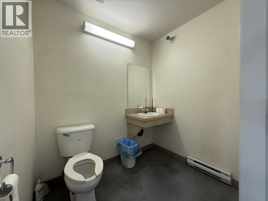 9622-9624 Sikanni Road Property Photo 28