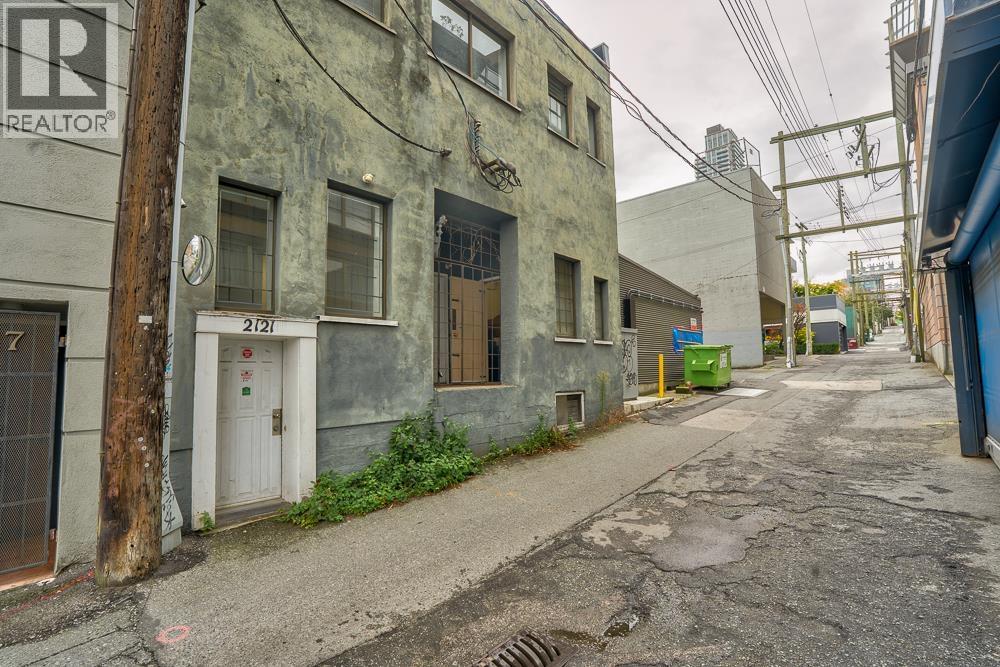 2121 Granville Street Property Photo 28