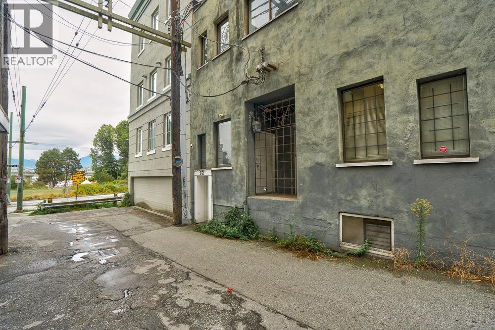 2121 Granville Street Property Photo 30