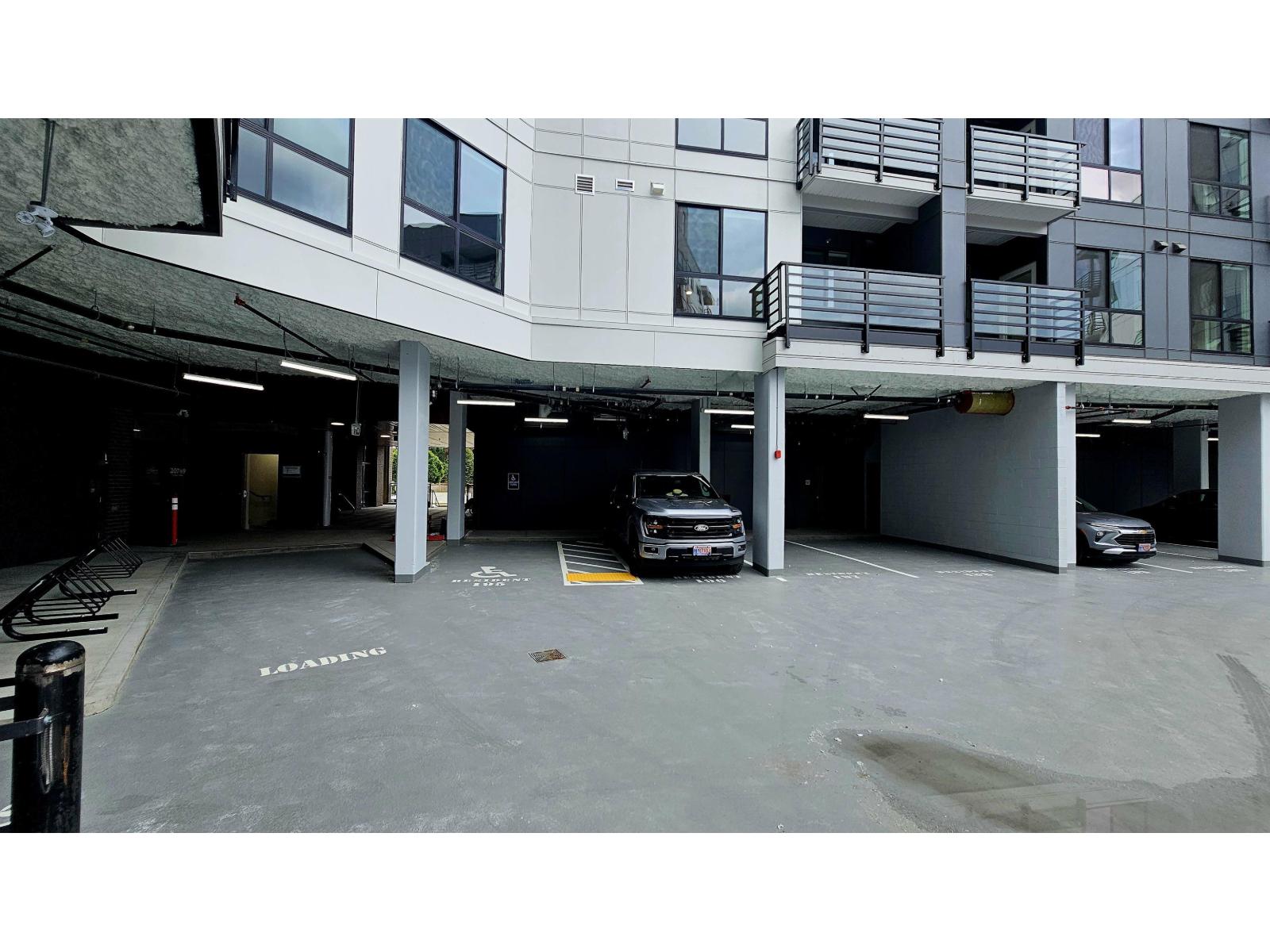 140 20769 Fraser Highway Property Photo 6