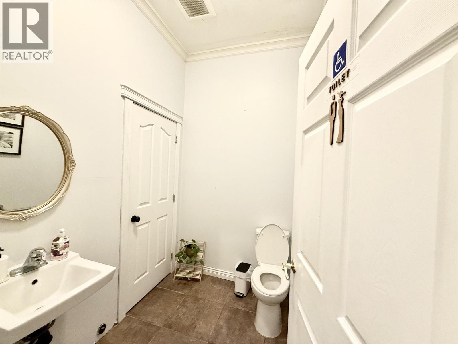 105 2764 Barnet Highway Property Photo 19