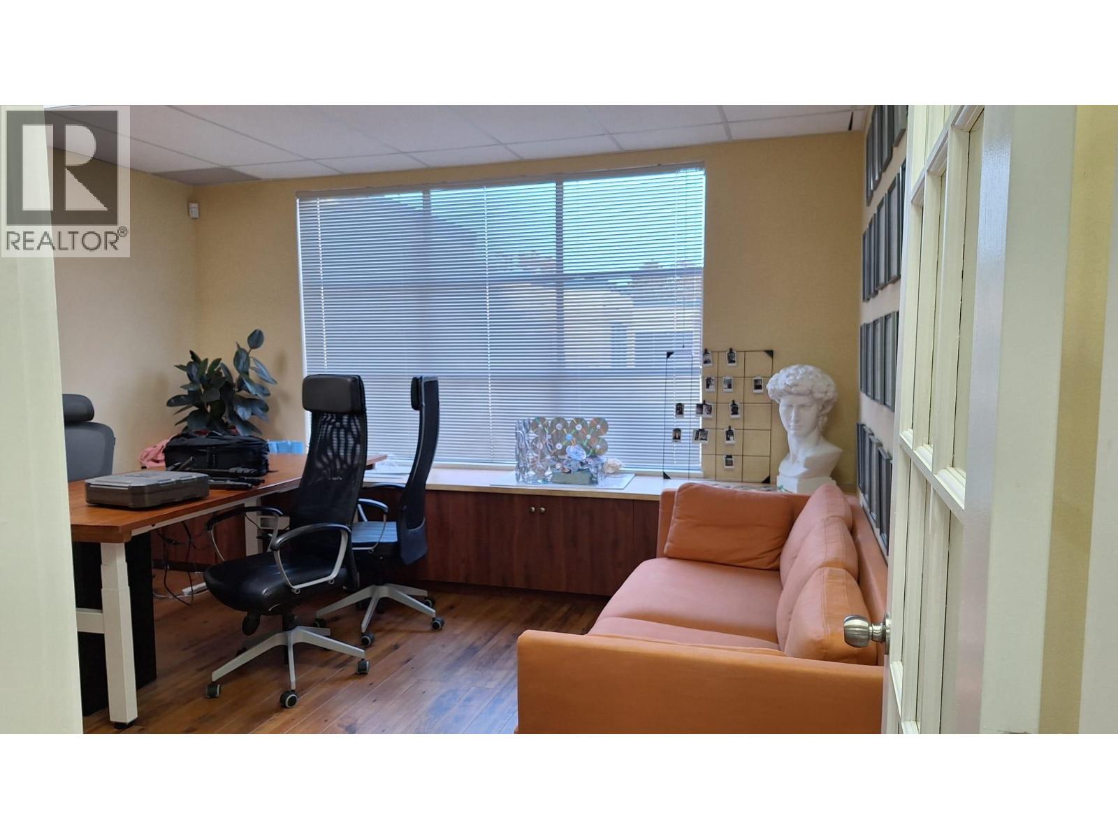 210 4400 Hazelbridge Way Property Photo 2