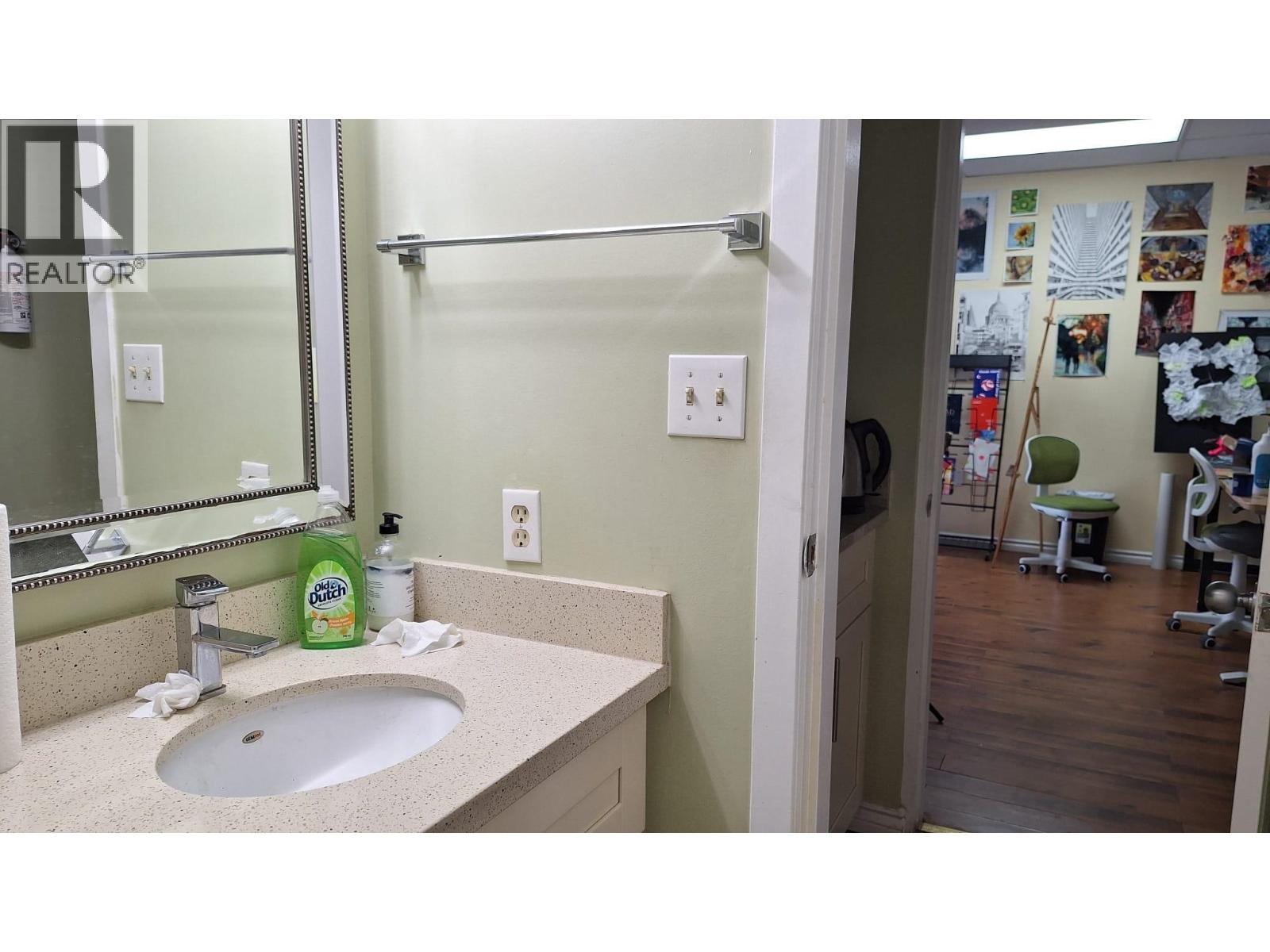 210 4400 Hazelbridge Way Property Photo 3