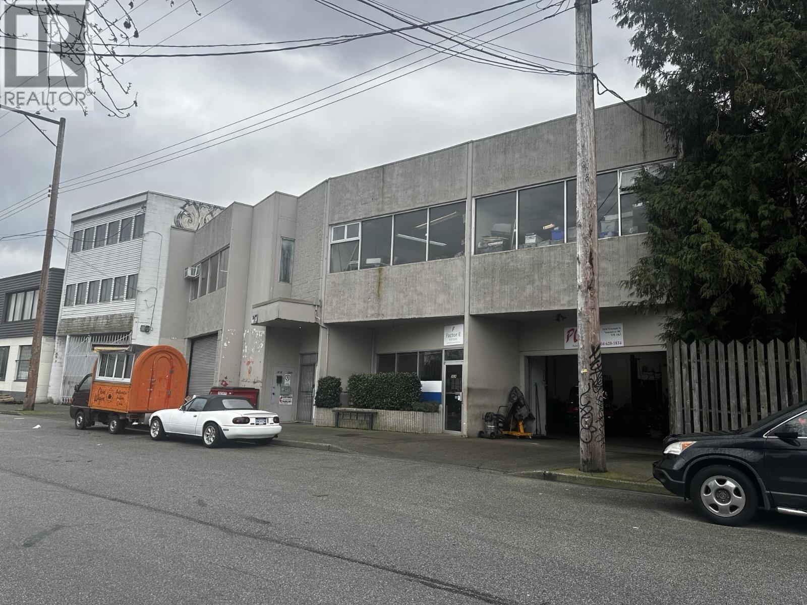 1834 Triumph Street Property Photo 1