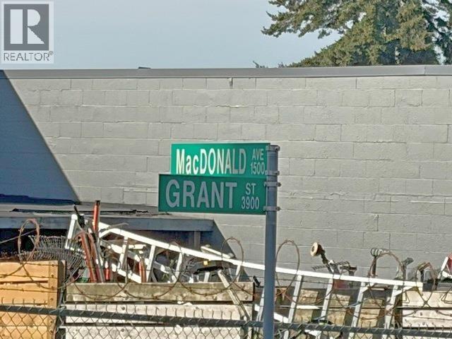 3960 Grant Street Property Photo 2