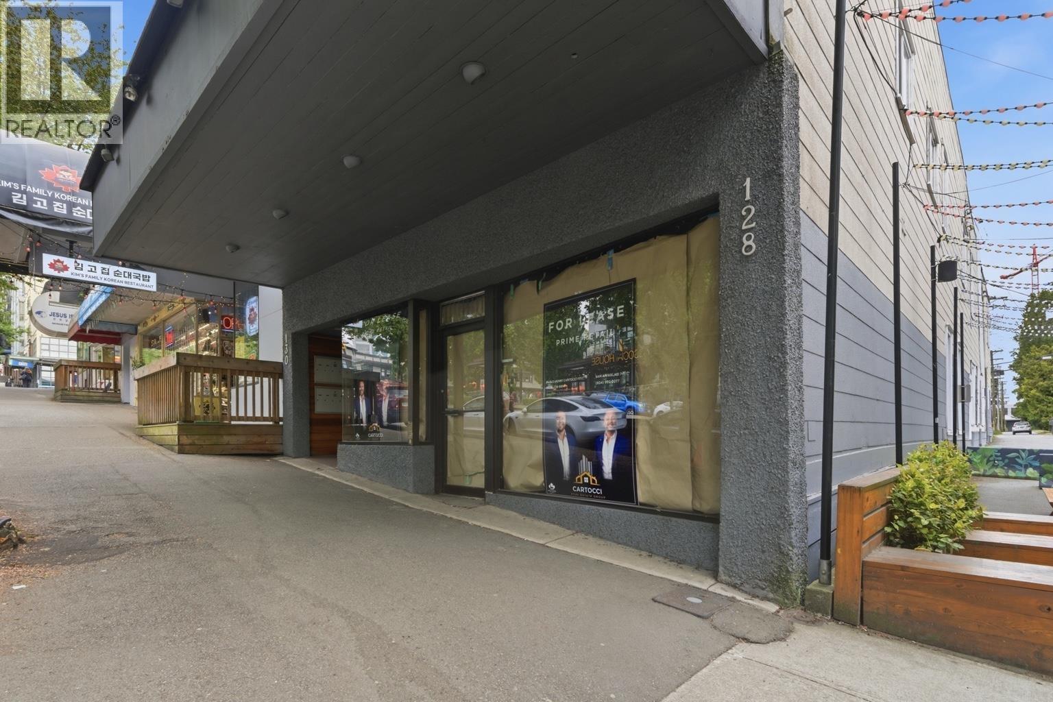 128 Lonsdale Avenue Property Photo 1