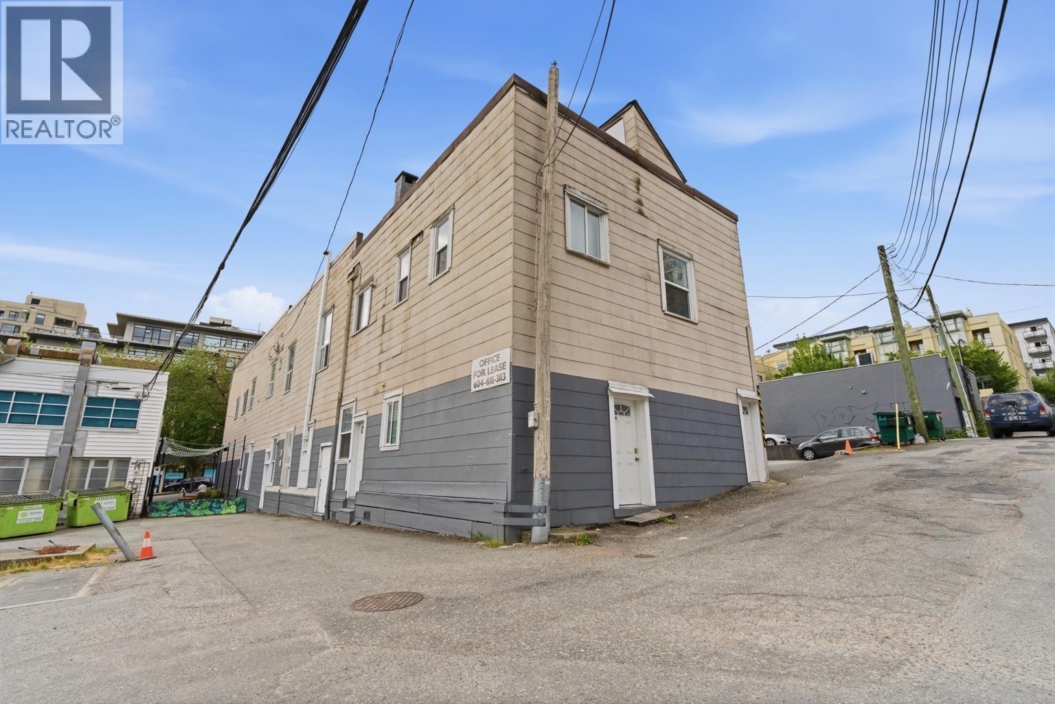 128 Lonsdale Avenue Property Photo 7