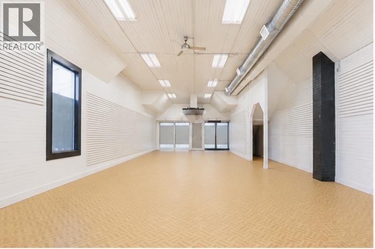 128 Lonsdale Avenue Property Photo 8