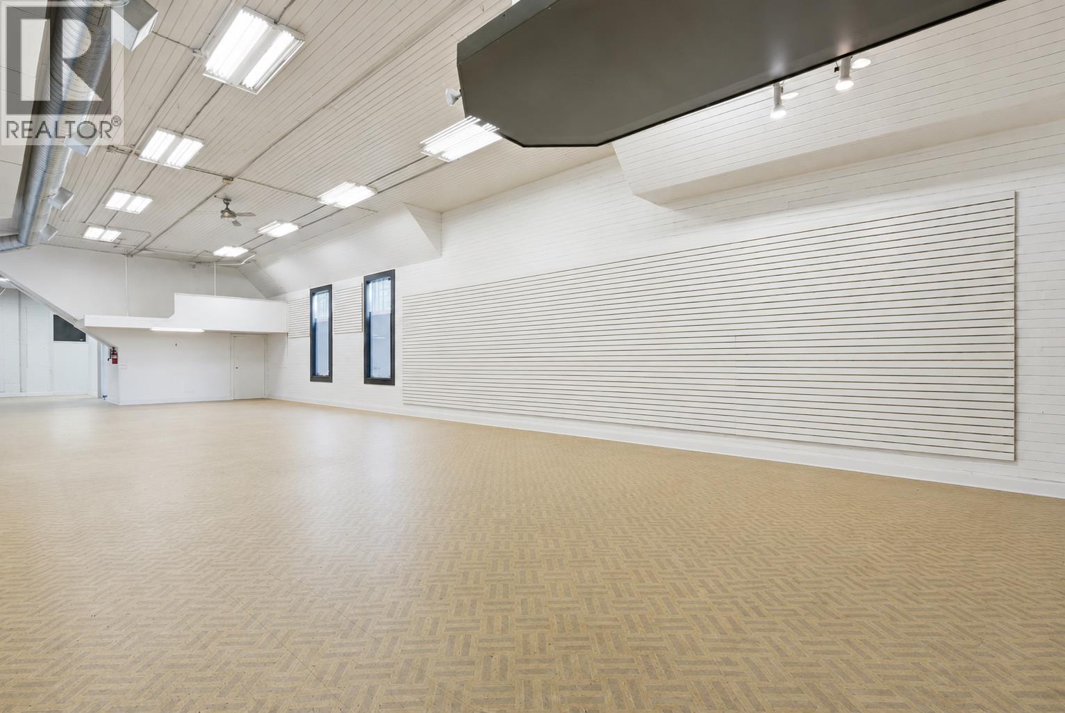 128 Lonsdale Avenue Property Photo 10