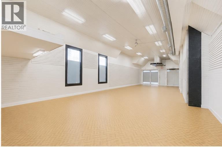 128 Lonsdale Avenue Property Photo 12