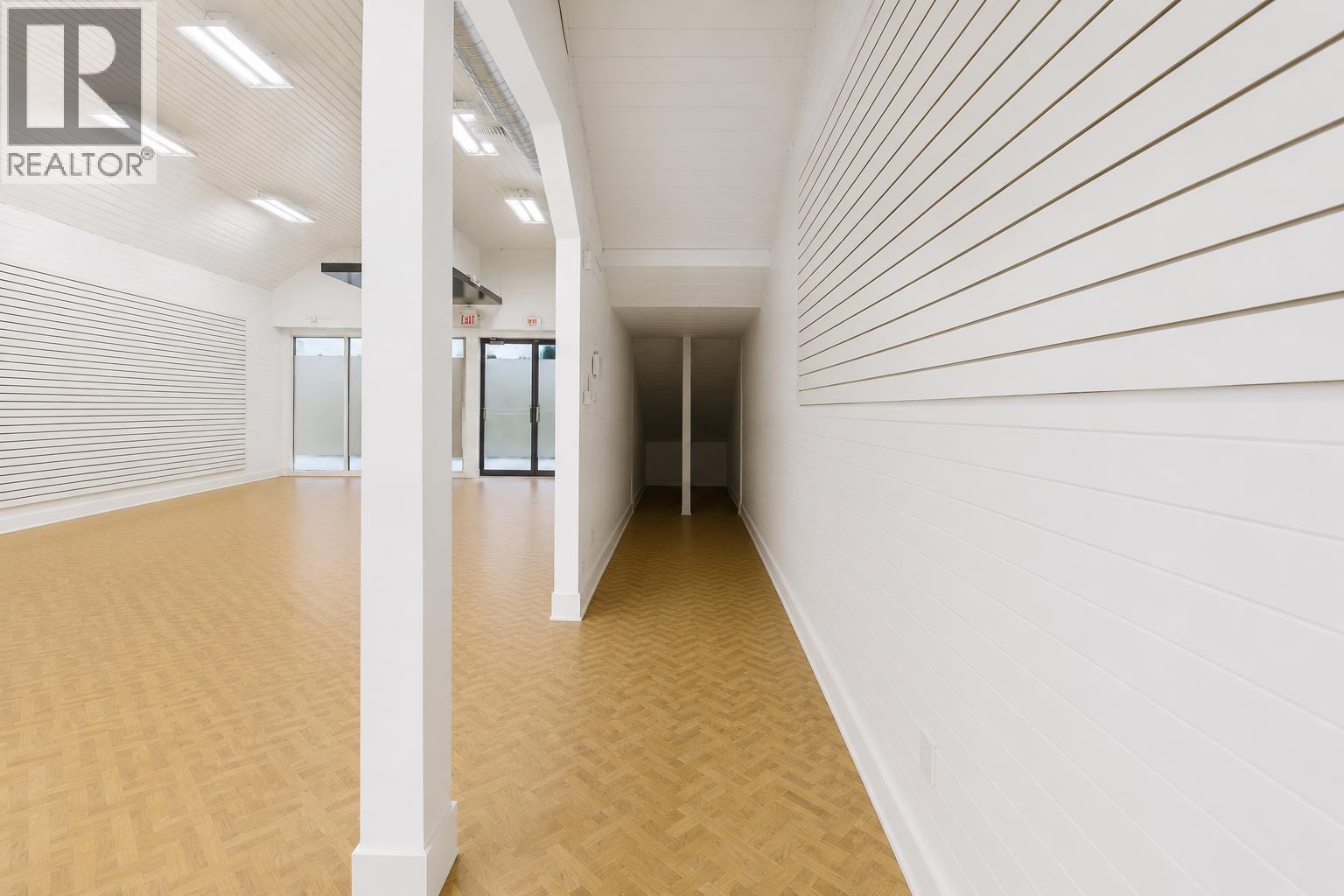 128 Lonsdale Avenue Property Photo 14