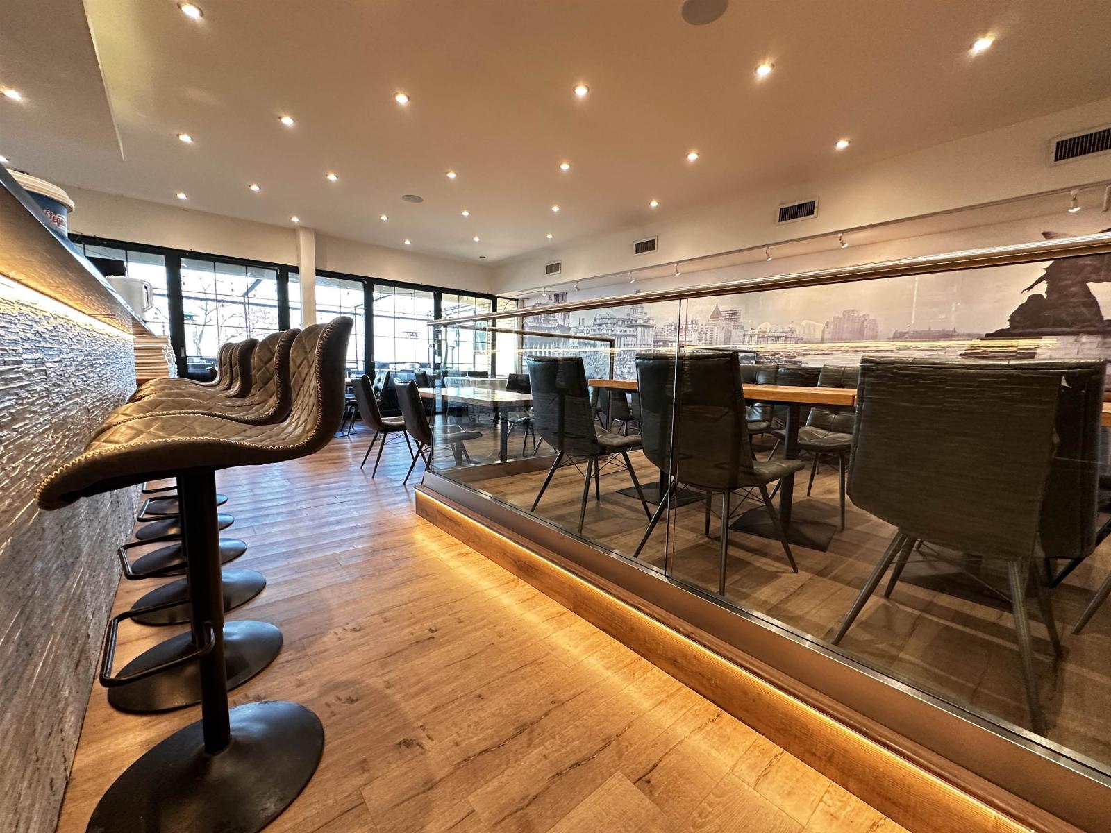 100 15057 Marine Drive Property Photo 10